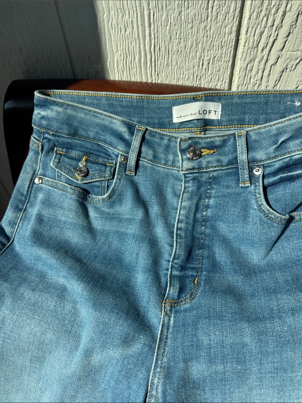 LOFT Curvy Kick Crop Jeans Women’s Size 8 / 29 Cropped Flare Denim - Picture 2 of 7